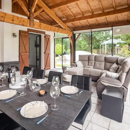 With Roofed Swimming Pool Villeneuve-sur-Lot