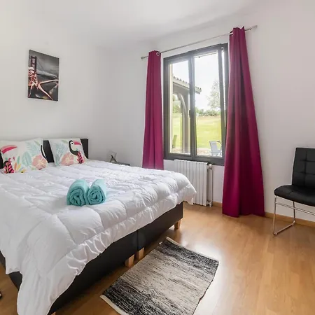 別荘 Dordogne Poolside Escape *