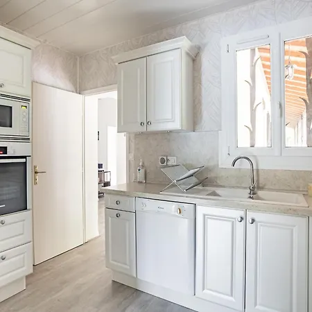 Dordogne Poolside Escape