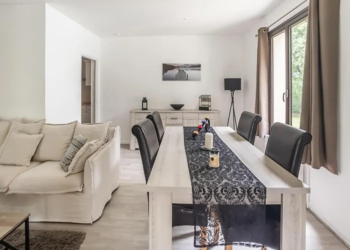 Dordogne Poolside Escape بيت للعطل فينوف سور لو